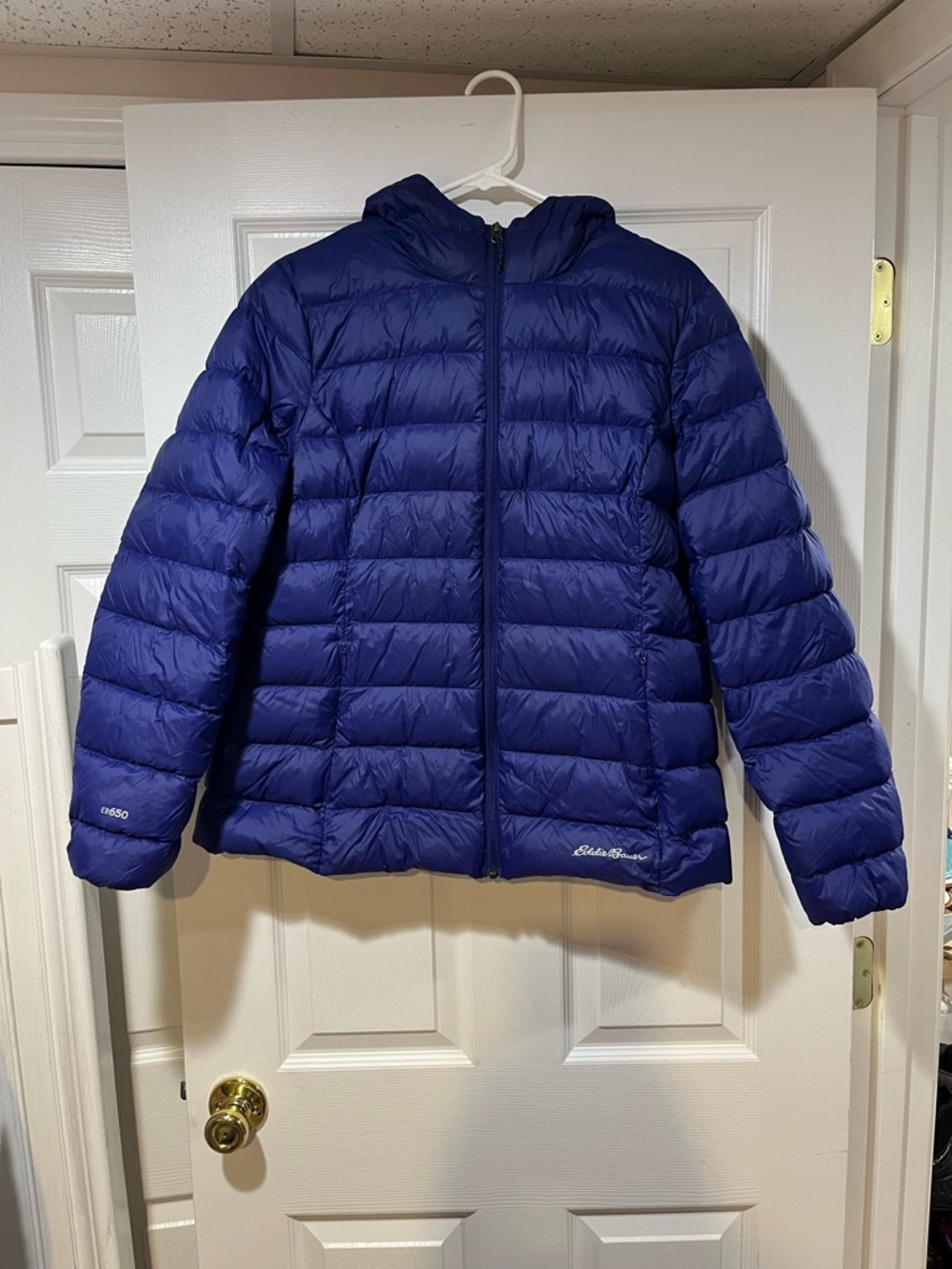 Eddie Bauer Womens Hooded Lightweigt Puffer Jacket in Royal Blue